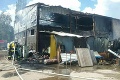 Veľký požiar autoservisu na Kysuciach: Zásah desiatok hasičov a škoda až 500-tisíc eur