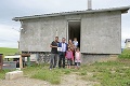 Mladá rodina z Rankoviec: Domčeky na pôžičku sme stavali po práci