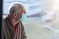 V Maďarsku zomrel 100-ročný pacient s koronavírusom, 14 ľudí je na pľúcnej ventilácii