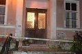 Rodinná dráma v Banskej Štiavnici: Muža, ktorý útočil na syna a exmanželku, polícia obvinila