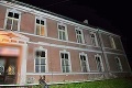 Rodinná dráma v Banskej Štiavnici: Muža, ktorý útočil na syna a exmanželku, polícia obvinila