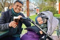 Oslávenec Roman Pomajbo: Narodeniny so synom pri pive