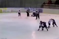 Hromadná hokejová bitka v Rusku: Deti sa mlátili ako zmyslov zbavené