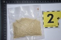 Policajná razia v Trnave a Nitre: Kriminalisti našli v bytoch kokaín aj extázu