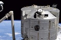 Perfektná správa z vesmíru: Kapsula Crew Dragon sa úspešne pripojila k ISS