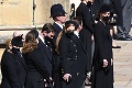 Pandemické opatrenia na pohrebe princa Philipa († 99): Kráľovná ostala so svojím žiaľom sama