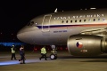 Trpký návrat domov: V Prahe pristál vojenský špeciál s vyhosteným českými diplomatmi