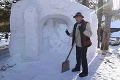 Chatár Peter kúzlil z aprílovej nádielky snehu v Tatrách: Kto víta návštevníkov pri Rainerovej chate tentoraz?