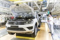 Volkswagen prijme stovky nových zamestnancov, láka na 13. a 14. plat: Aká je mesačná mzda?