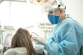 Zubní lekári v ohrození: Pacienti pred nimi často taja prenosné ochorenia