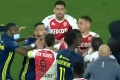 Divočina v Monaku: Po zápasovej dráme s Lyonom padli 4 červené karty!