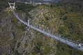 Trúfli by ste si? V Portugalsku otvorili najdlhší visutý most pre peších na svete, len tak sa naň nedostanete