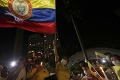 Násilie v Kolumbii neutícha: Hrozivý počet obetí vládnych protestov