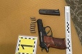 Akcia Bumerang: NAKA stopla kšeft so zbraňami a obvinila sedem osôb