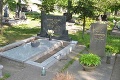 Hyenizmus! Na cintoríne v Modre si páchateľ vyhliadol hrob: Za toto mu hrozí basa
