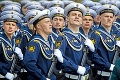 Moskvou pochodovalo 12 000 vojakov: Prehliadka na Červenom námestí bola prvý raz bez každoročnej tradície!