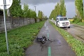Ožratá Jaroslava vyrazila na cesty: Polícia ju našla ležať vedľa elektrobicykla