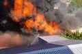 Obrovský požiar skladu pneumatík v hlavnom meste: Zasahovali desiatky hasičov, škody za viac ako 200-tisíc!