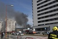 Obrovský požiar skladu pneumatík v hlavnom meste: Zasahovali desiatky hasičov, škody za viac ako 200-tisíc!