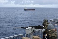 Incident na mori: Americká loď vypálila varovné výstrely na iránske člny v Hormuzskom prieplave