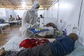 Koronavírusom sužovaná India eviduje najnižší počet nakazených za máj, prírastok mŕtvych opäť desí