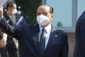 Berlusconi po odkladoch v procese odmieta psychiatrické vyšetrenie: Vážne obavy