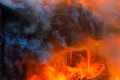 V Žiline vypukol požiar: Plamene zachvátili strechu bytovky, evakuovali desiatky ľudí