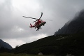 Dráma na Liptove: Záchranári ratovali vodiča, ktorý padal 300 metrov do strmej rokliny