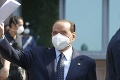 Problémy po prekonaní COVID-19: Talianskeho expremiéra Berlusconiho prepustili z nemocnice