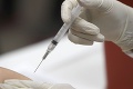 Stúpa dopyt po vakcíne skladovanej pri izbovej teplote: Tá od Sanofi a GSK dopadla v testoch skvele