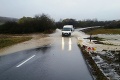 Polícia upozorňuje na dážď a mokré cesty: Vodiči, pozor, hrozí nebezpečný jav