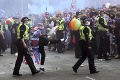 Brutálne scény z Glasgowa: Fanúšikovia Rangers prevrátili mesto, nechýbali krvavé bitky