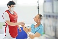 Trebišovská nemocnica sa môže pochváliť skvelým pomocníkom: Sestričky nahradil robot