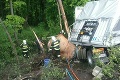 Vážna nehoda pri Krupine: Poľský kamión zišiel z cesty, zasahovali hasiči až z troch miest!