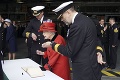 Kráľovná sa objavila na verejnosti prvýkrát od Harryho tvrdej nálože: Fotky, ktoré hovoria za všetko