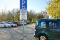 Státiu zadarmo je koniec: V bratislavskej Petržalke už opäť platia pravidlá parkovacej politiky