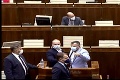 Vyhrotené rokovanie v parlamente: Na Matoviča zaútočil poslanec, minister skončil mokrý!