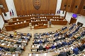 Parlament odobril návrh: Návrh navýšiť výdavky štátneho rozpočtu ide do druhého čítania