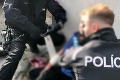 Krvavé vyčíňanie v Bratislave má dohru: Muža, ktorý nožom napadol ženu, obvinili