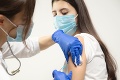 Izrael posúva vekovú hranicu očkovania: Od budúceho týždňa budú vítané aj deti od 12 rokov