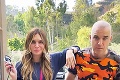 Speváka Robbieho Williamsa oholila manželka: Sexi aj bez vlasov