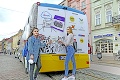 V Košiciach jazdí unikátny rozprávkový expres: Autobus zdobia kresby Čekyho a ďalších hudobníkov