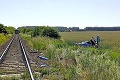 Pohľad, ktorý milovníkov áut zabolí: Rakúšan rozmlátil fáro za 303-tisíc o vlak pri Holiciach