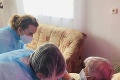 Tím z levočskej nemocnice zaočkoval v obciach stovky ľudí: Najstarší záujemca mal 98 rokov!
