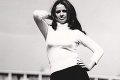 Retro fotka speváčky Evy Mázikovej: Sexi kosť v mini