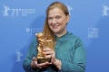 Na Berlinale sa ceny odovzdávali vonku: Bodoval film o učiteľkinom porne