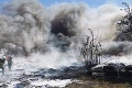 Požiar skládky v Kalnej nad Hronom: Pod kontrolu sa ho snažia dostať dve desiatky hasičov