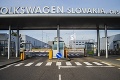 Zamestnancom podajú vakcínu priamo v podniku: Volkswagen Slovakia spúšťa očkovanie proti COVID-19