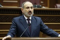 Bývalý arménsky premiér sa napriek výčitkám teší veľkej podpore: Pred voľbami chystá revolúciu