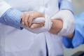 Skvelá správa pre pacientov s týmito diagnózami: Zdravotné poisťovne budú preplácať novú modernú liečbu